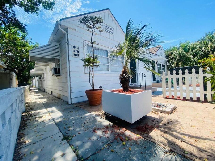 Steps To Beach & Downtown! Cozy Beach Bungalow #1 Lake Worth Beach Exterior photo
